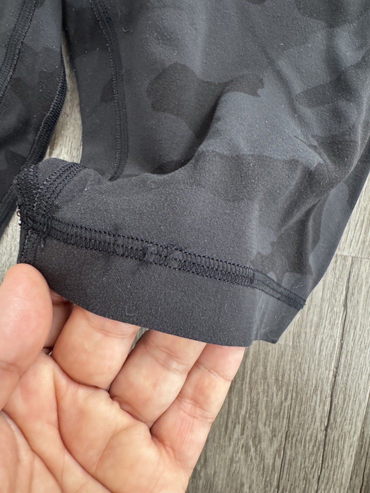 Lululemon Align High Rise Bike Shorts Black Gray Camo Women’s 4 Yoga Athletic