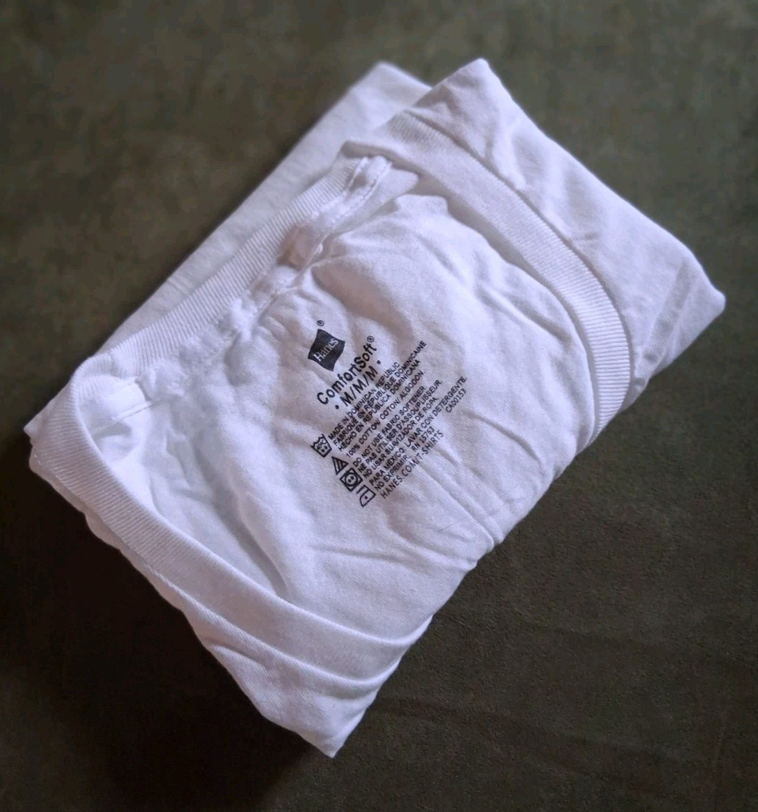 Hanes ComfortSoft Tagless classic V-Neck T-Shirt Undershirt cotton, Size Med New