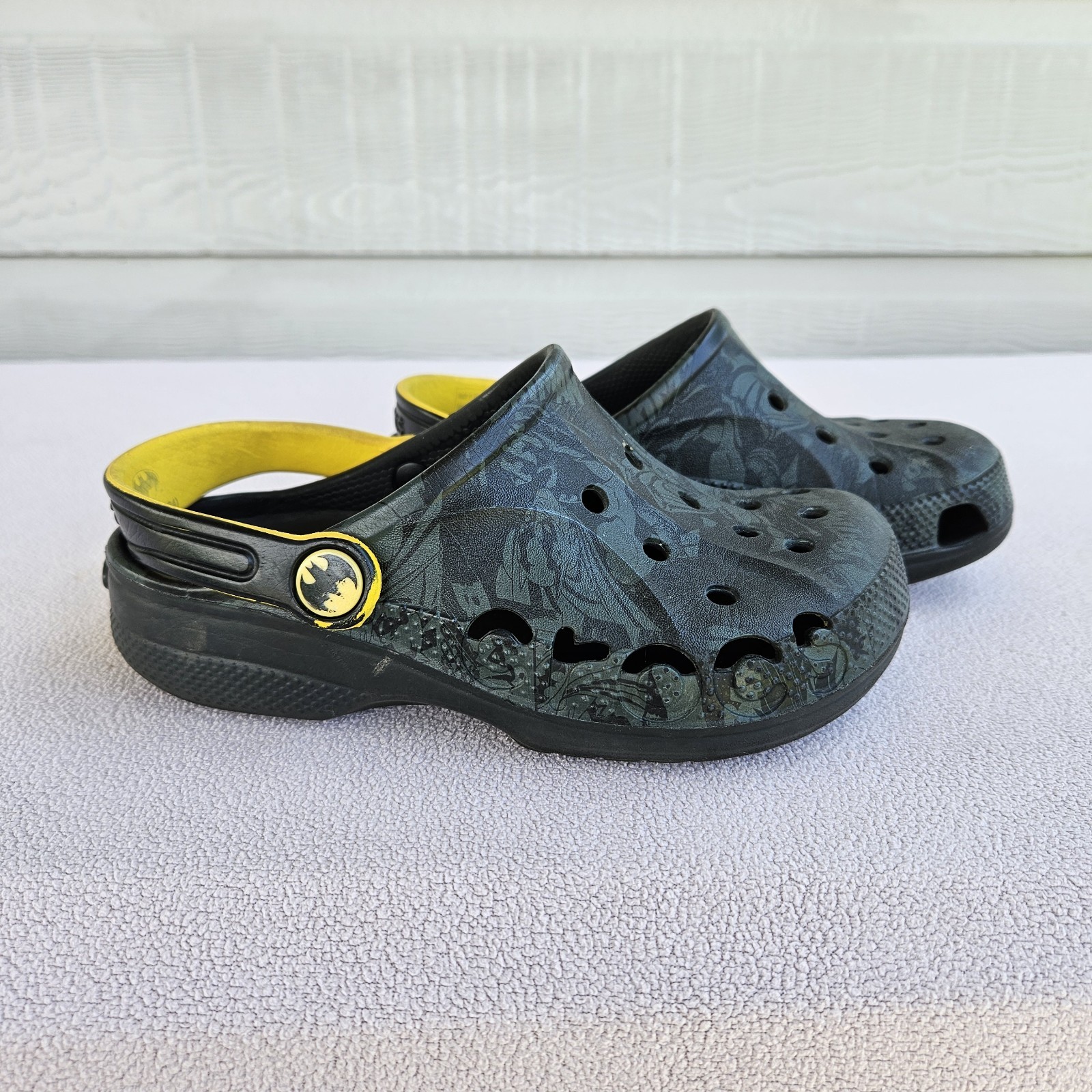 Crocs Baya Clog Boy SZ J1 Slip-On Black Batman Superhero Water Resistant