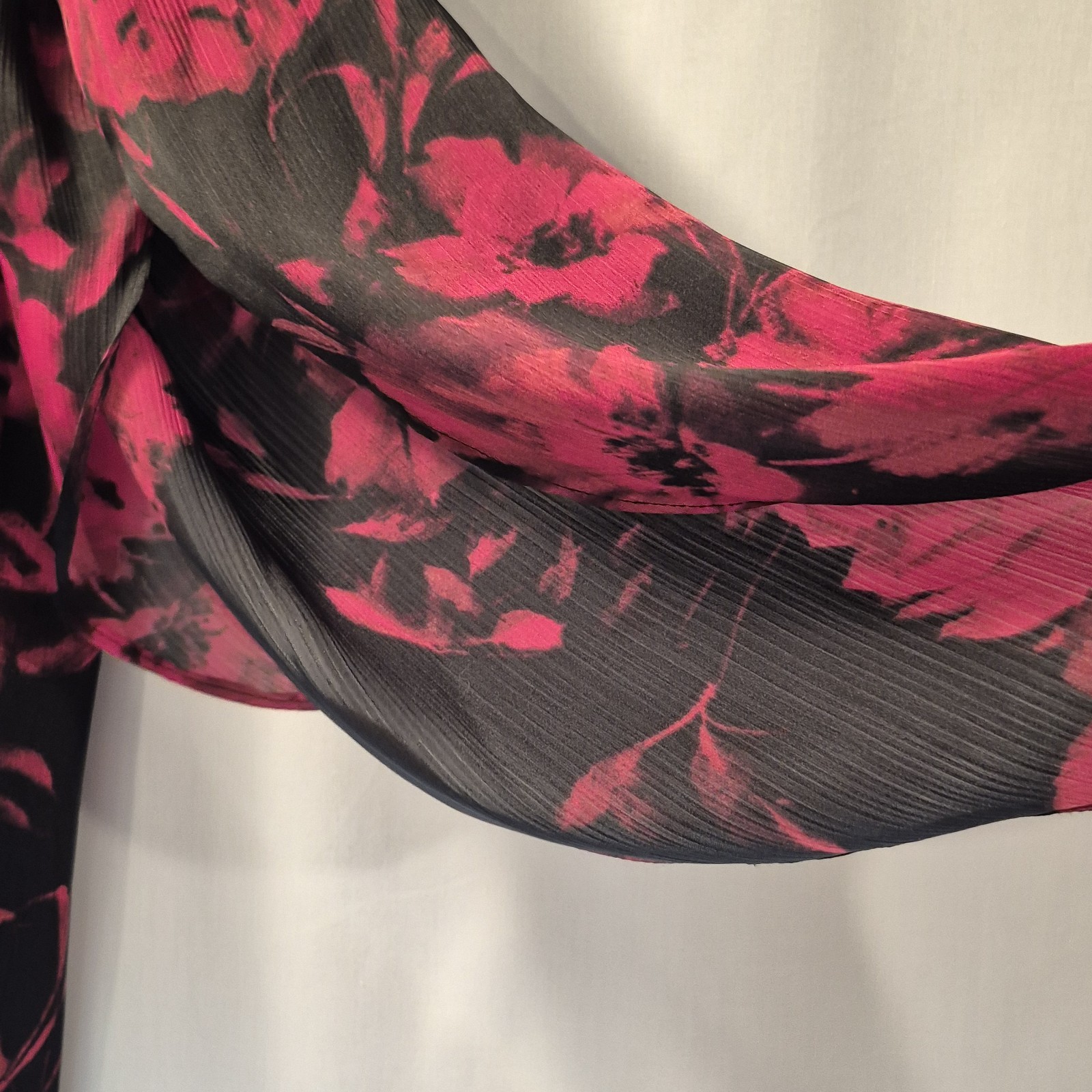 ALYX Womens Large Black Red Floral Semi Sheer Crinkle Blouse Bell Sleeve Top