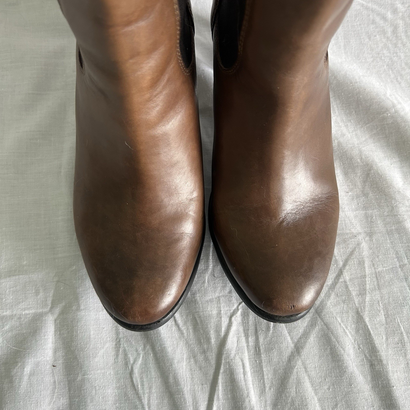 HUSH PUPPIES Ankle Boots Brown Leather Upper with Elastic Gore Panels Heels Sz4