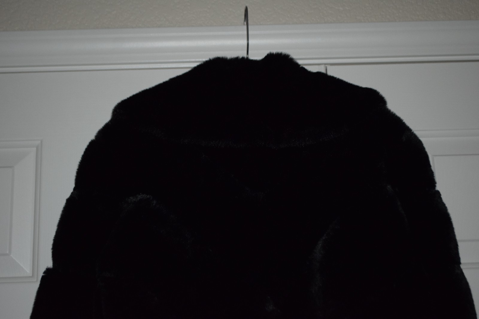 Sofia Jeans by Sophia Vergara Size M (8/10) Black Faux Fur Zipper Front Jacket