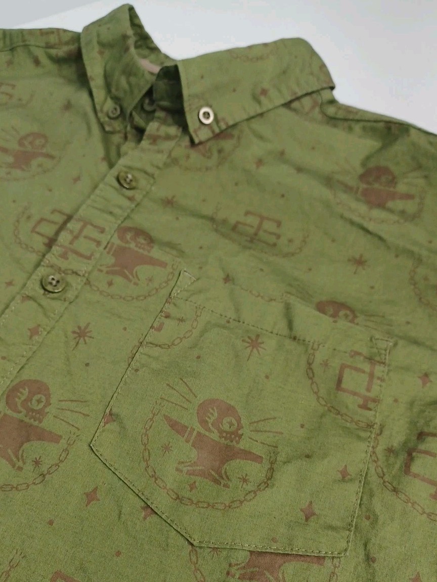 Troll Co Button Up Shirt Mens Sz XL Green Short Sleeve Logo Pocket (L4)