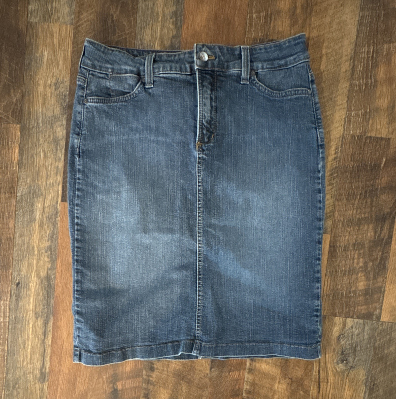 NYDJ Blue Denim Straight Pencil Skirt Button/Zipper Pockets Knee Length 8