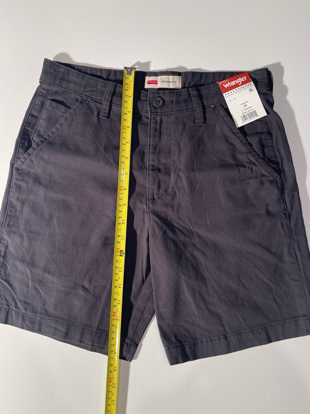 Wrangler Men’s Five Star Premium Regular Fit shorts Size 28. NWT. Sku#0036