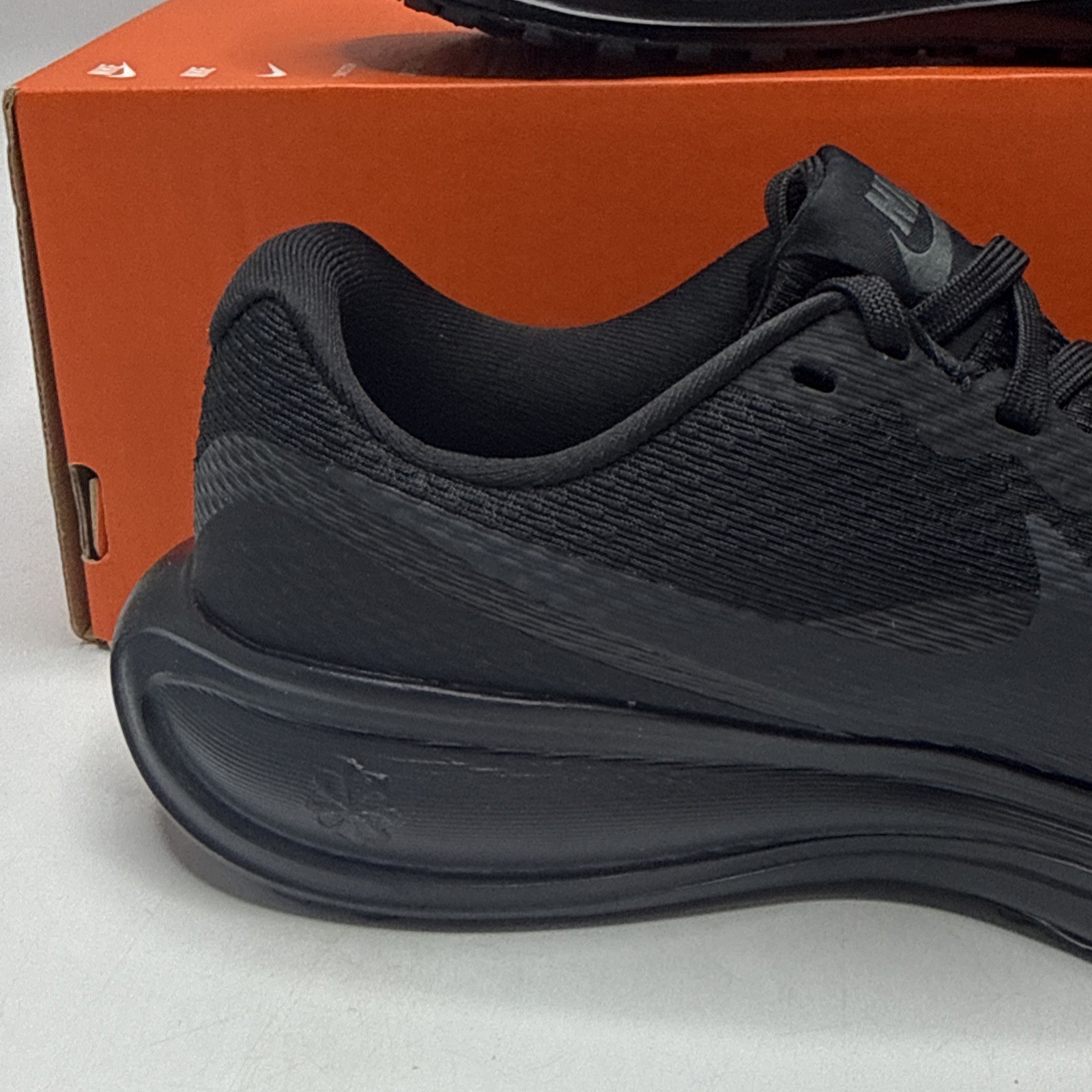 Size 6 Women’s Nike Revolution 8 Workout Running Shoes HJ8485 Black No Lid New