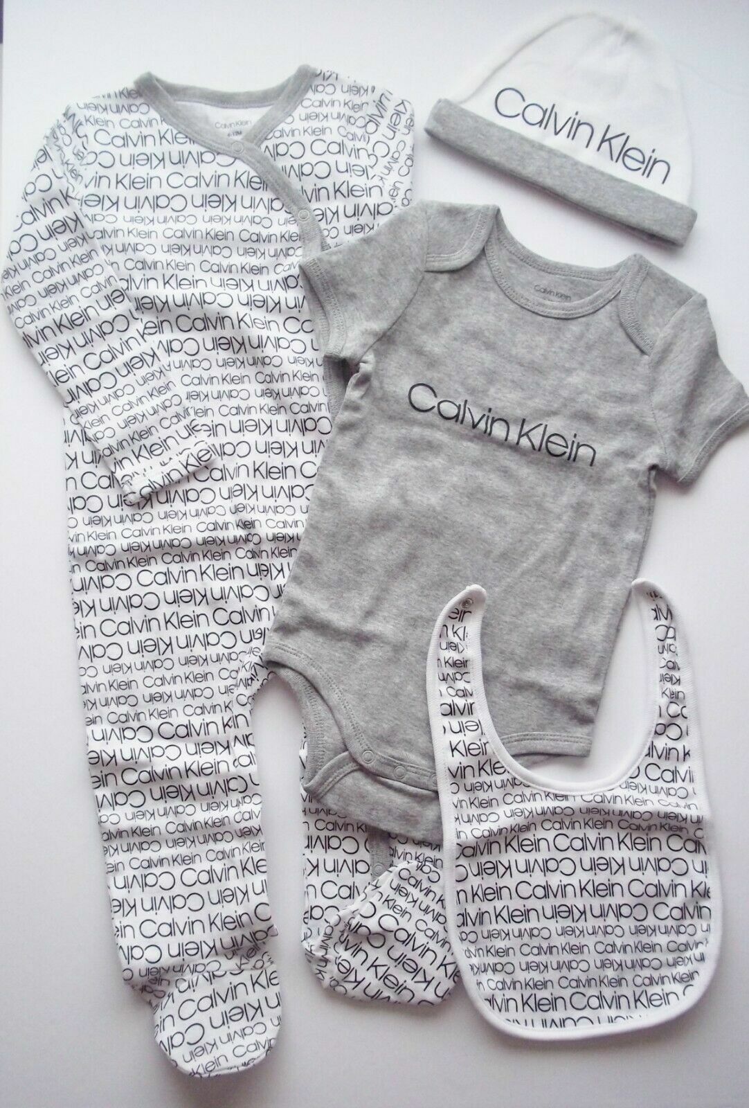 Calvin Klein Unisex 4 Piece Layette Gift Set 18-24 Months New in Box
