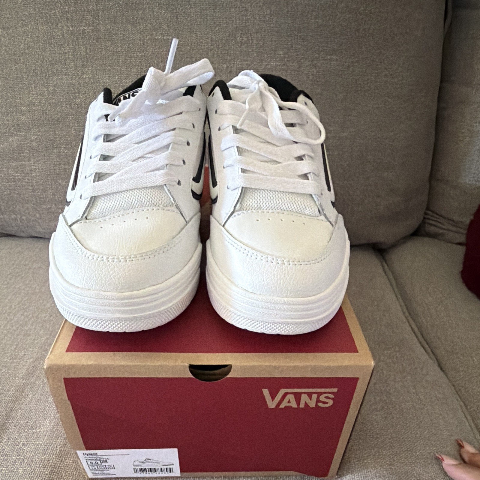 VANS Big Kids Hylane Shoe size 6 chunky white and black skate