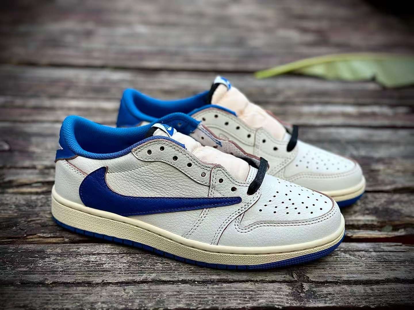 DM7866-104 Fragment Design x Travis Scott x Air Jordan 1 Retro Low OG SP ‘Sail