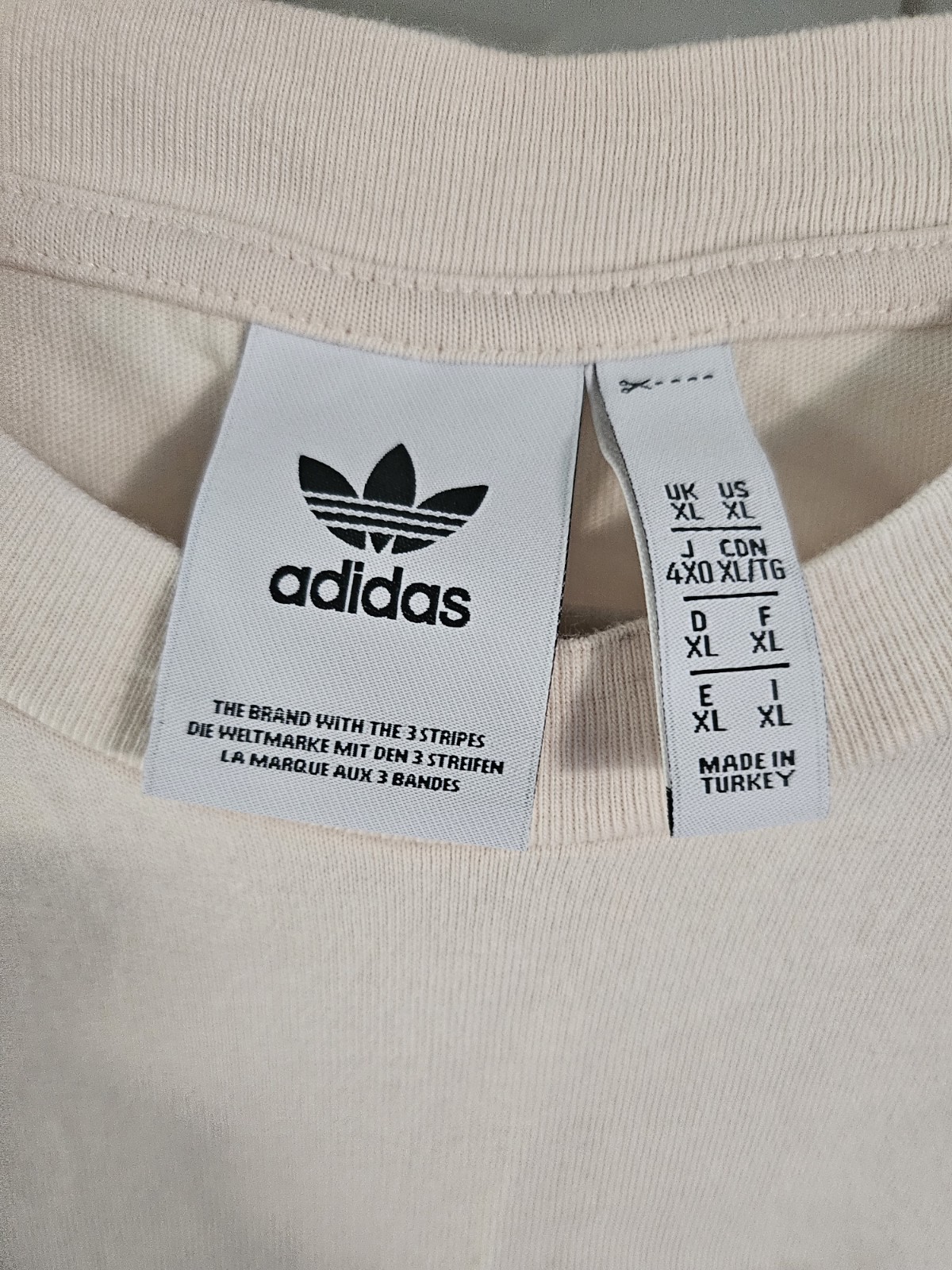Adidas Trefoil A33 GTEE Beige Men’s Size XL Rare and Unique Grafic Tee