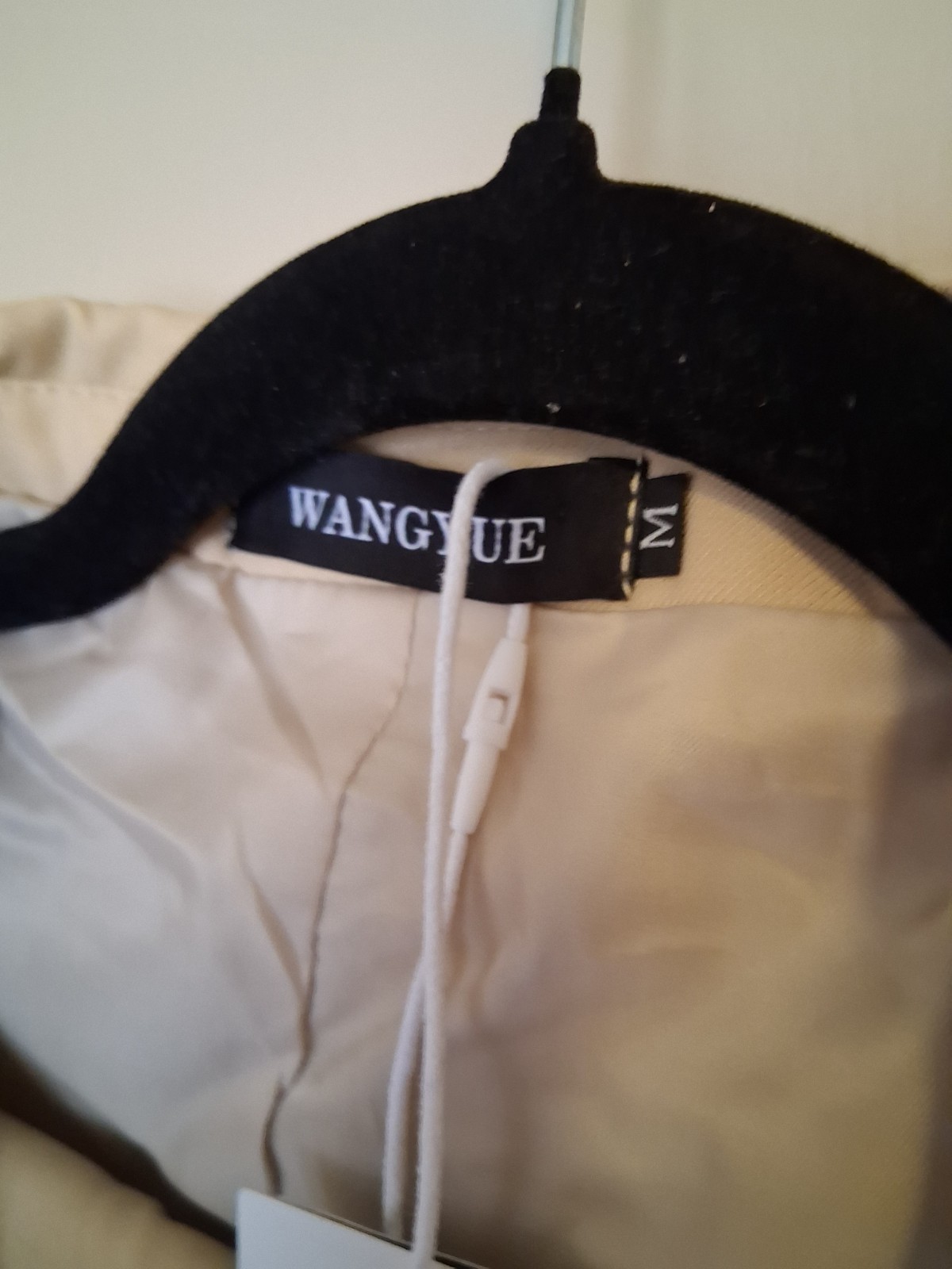 WANGYUE Men’s Beige Solid Twill Polyester 2-Piece Notch Suit, M Regular