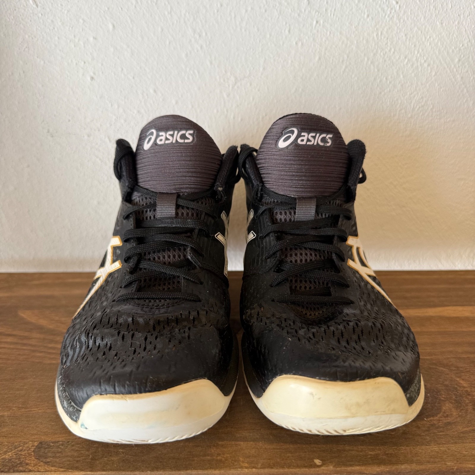 Size 6.5 – Asics Sky Elite FF MT Black Gold Volleyball Shoes Sneakers