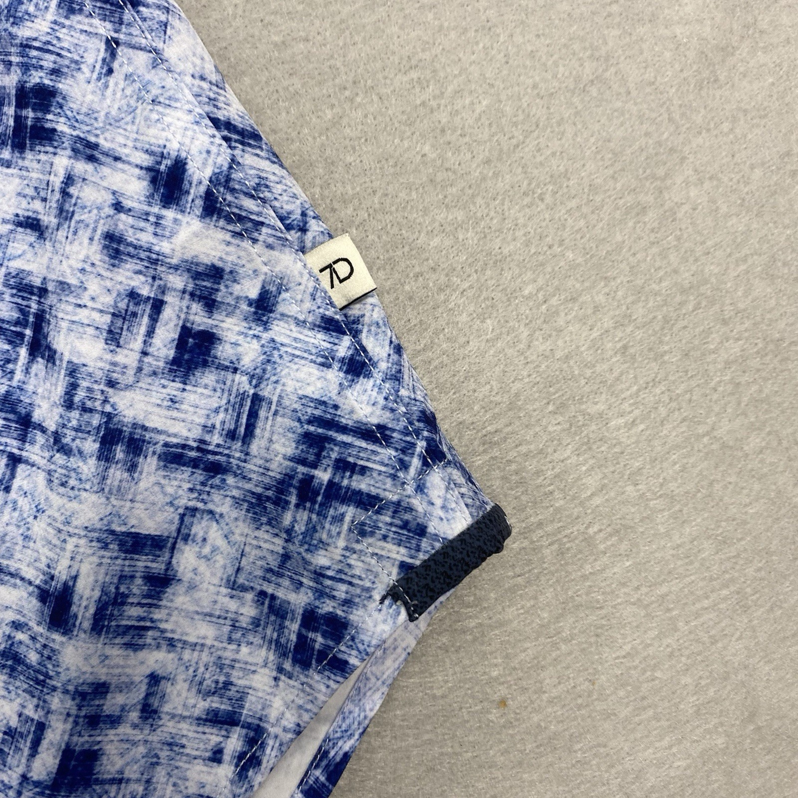 7 Diamonds Shirt Mens Large Blue Button Up 4 Way Stretch Geometric Short Sleeve