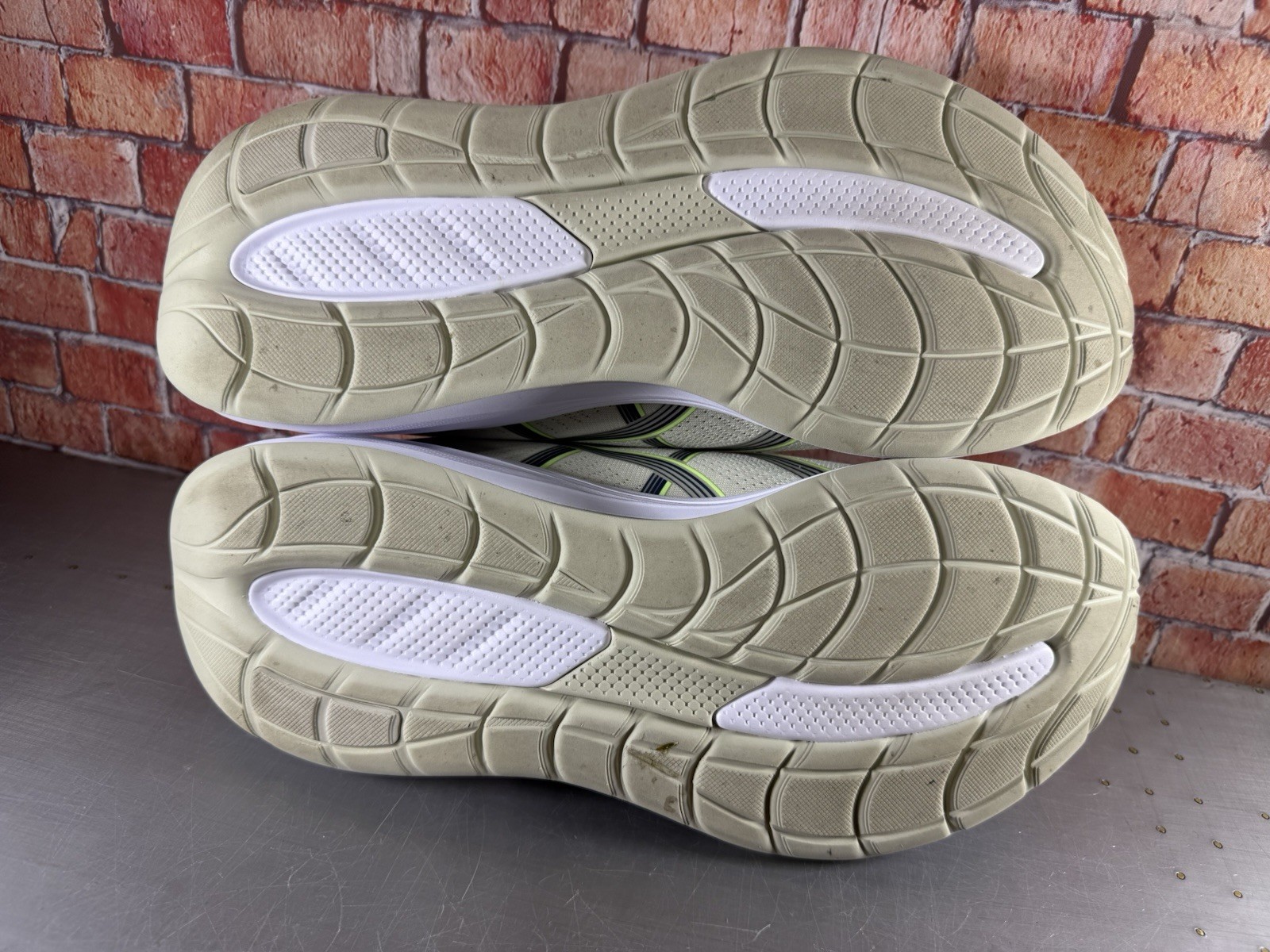 Asics GEL-Cumulus 28 Shoes Mens Size 11.5 Beige Running Sneakers 1011C297 Gym ⚡️