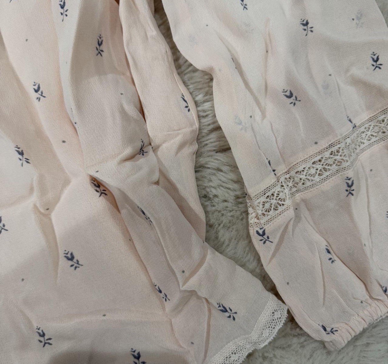 Aritzia Wilfred Long Sleeve Pink Floral Blouse size xs