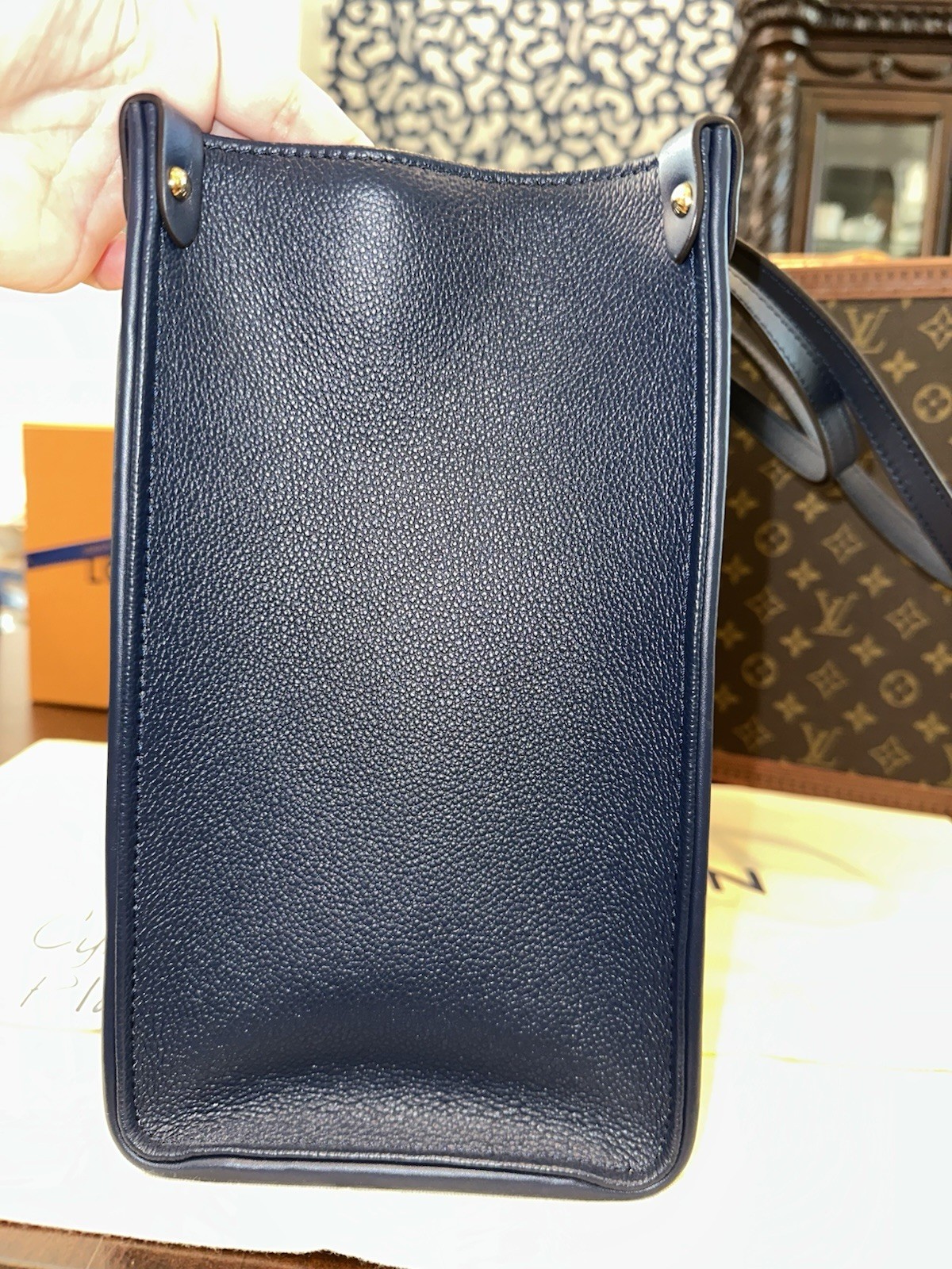 AUTHENTIC LOUIS VUITTON Monogram Raffia OnTheGo OTG MM Navy Blue Bag, M57723