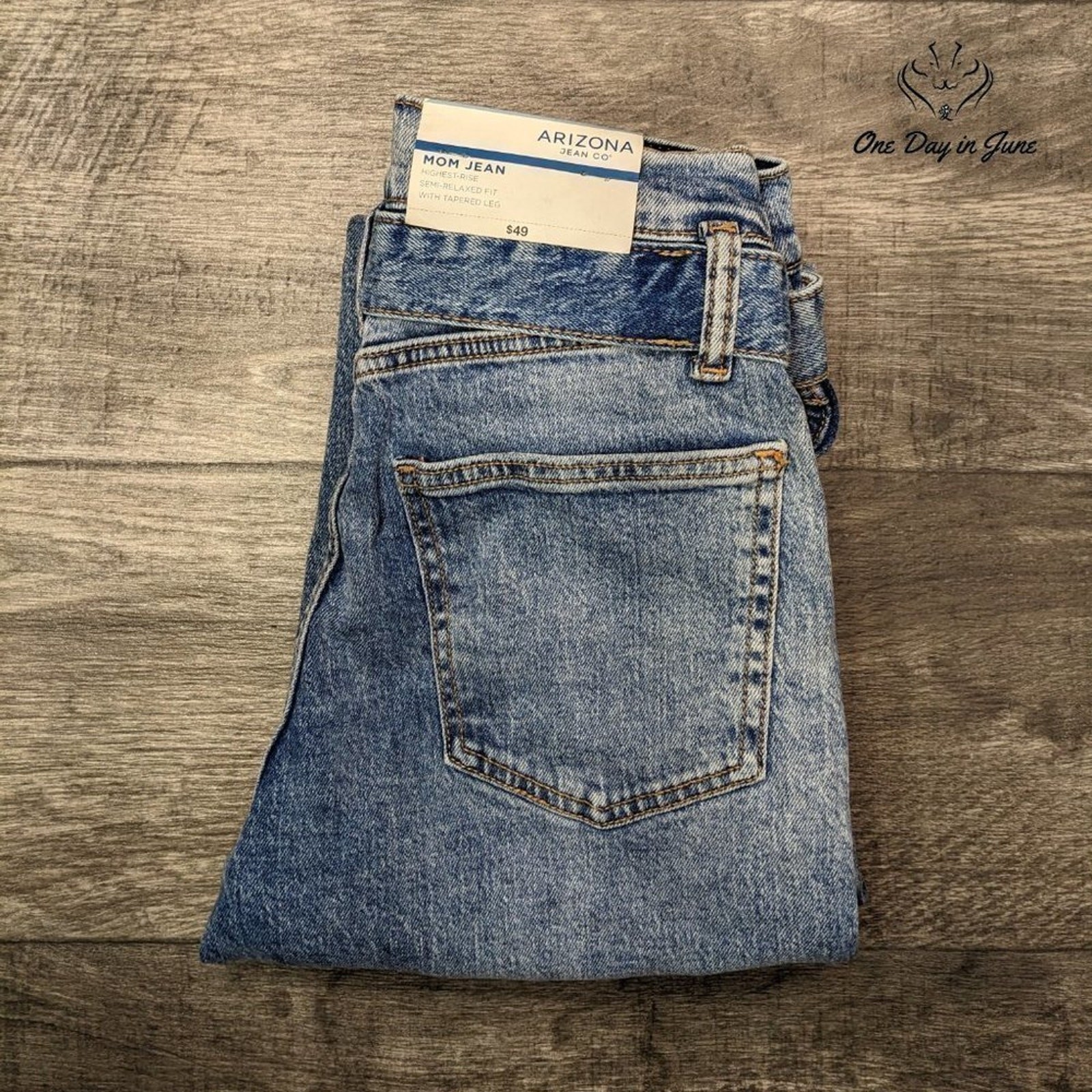 Arizona Jean Co. Juniors Highest Rise Mom Jeans Size 1