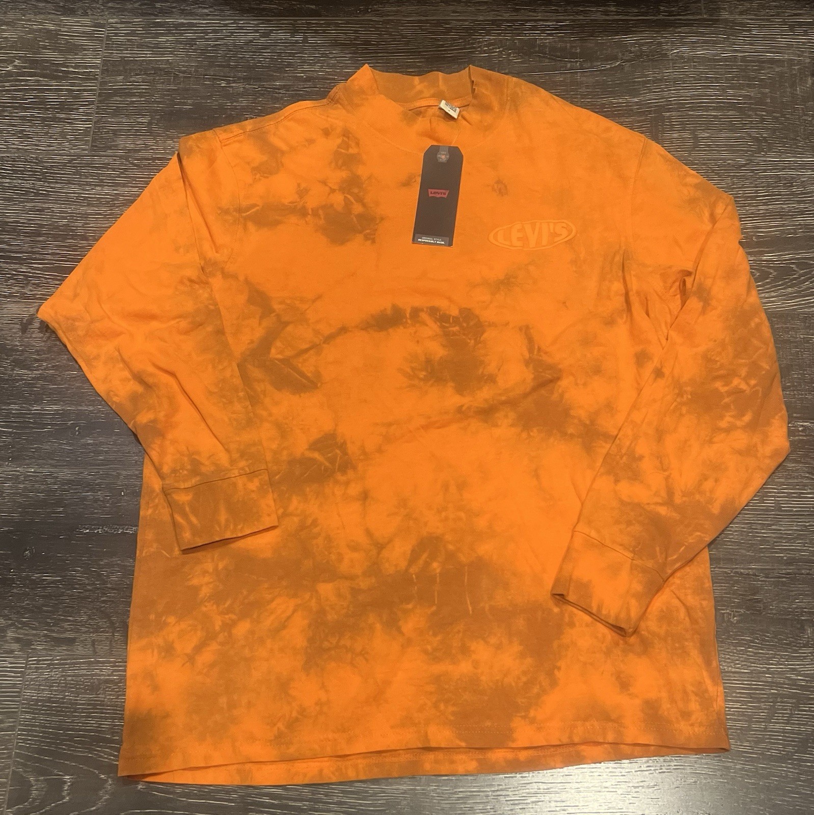Levi’s Men’s Oversized Orange Tie Dye Mock Neck Long Sleeve Shirt