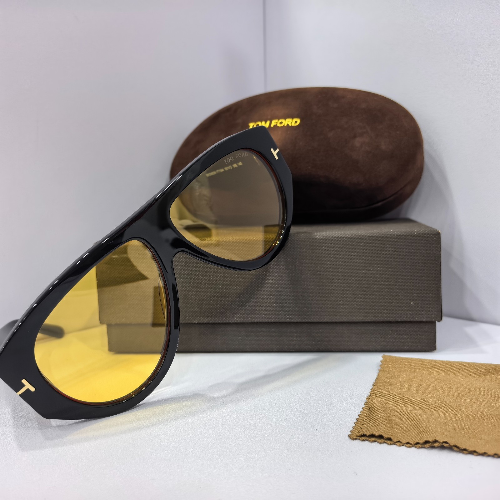 Tom Ford BRONSON 56E large black frame with yellow lens sunglasses FT1044