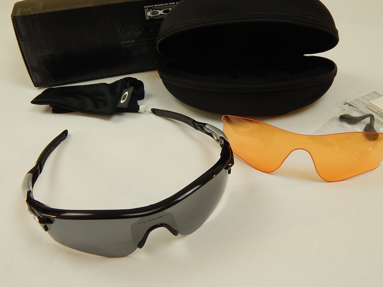 NEW Oakley Radarlock Path Sunglasses Polished Black, 2 Lenses, OO9181-01