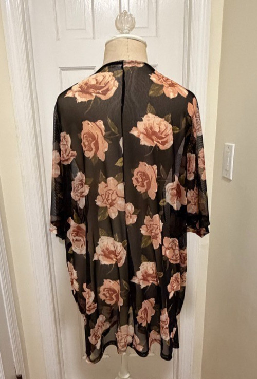 Heart Hips Floral Sheer Kimono Open Front Boho Black Pink Roses (Small)