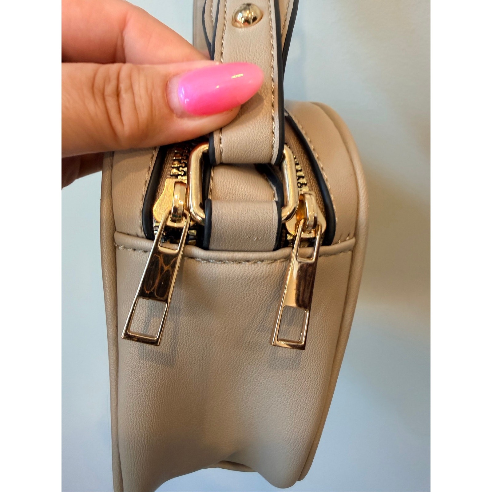 Lily & Ivy Nude Beige Chevron Quilted Camera Bag Crossbody Purse Web Strap