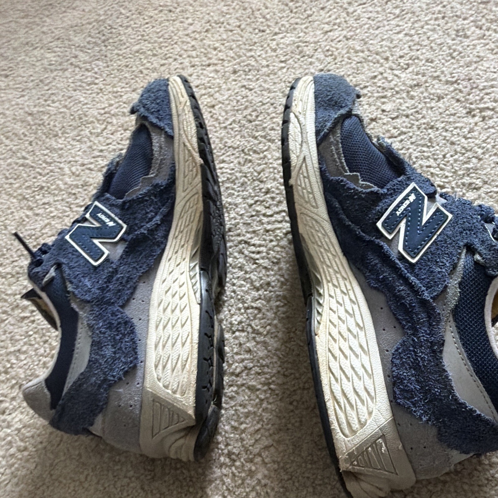 New Balance 2002R Blue/Gray/White Low Top Lace Up Sneakers Rubber Outsole