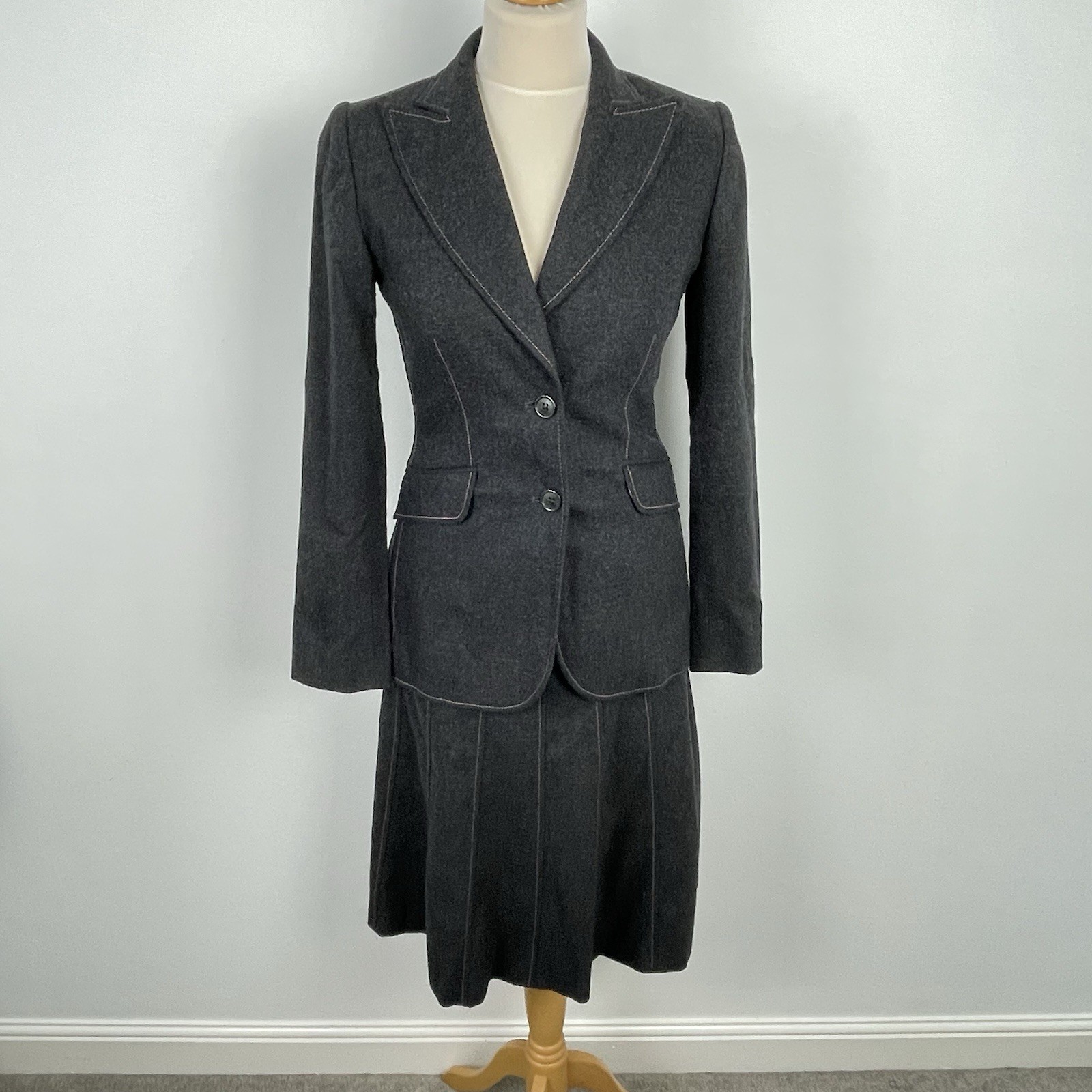 LK Bennett grey wool skirt suit size 8 (check measurements in description)
