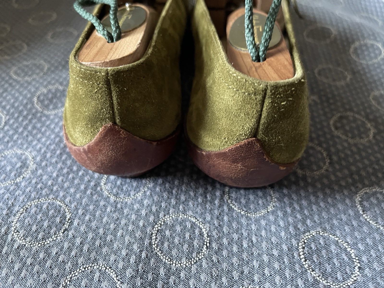 SALVATORE FERRAGAMO OLIVE GREEN SUEDE AUDREY MARY JANE FLATS WITH STRAP 6,5C