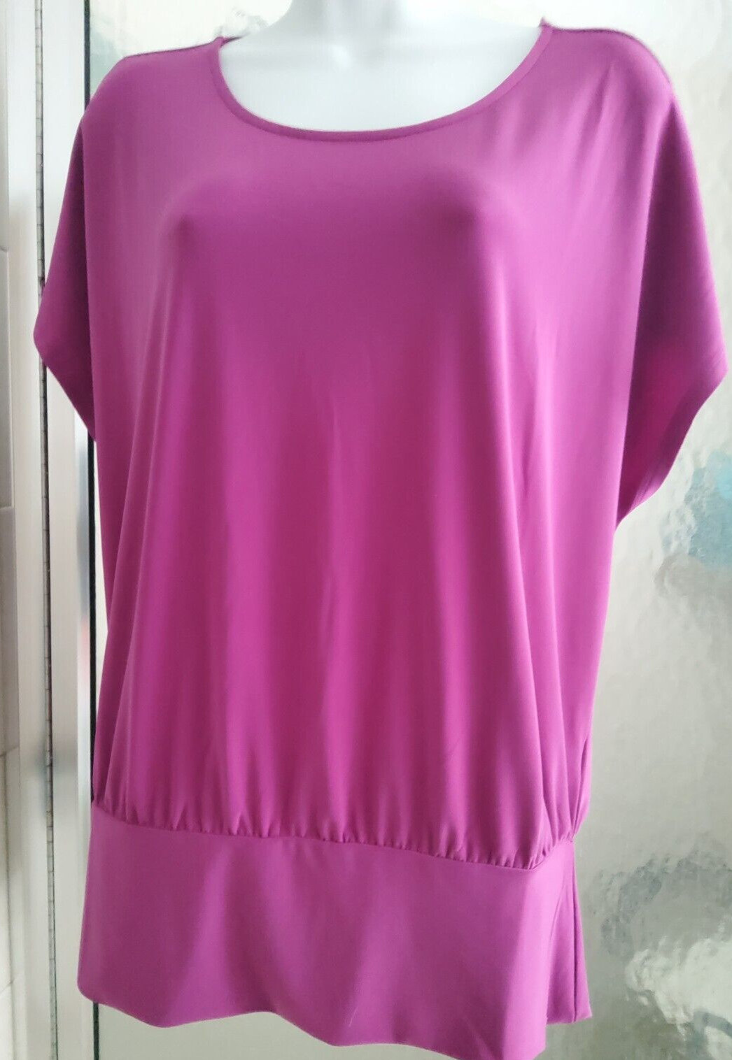 WHITE HOUSE BLACK MARKET *PARTY TIME* BANDED HEM TOP-LARGE-PINK-KNOT BACK-**NEW*