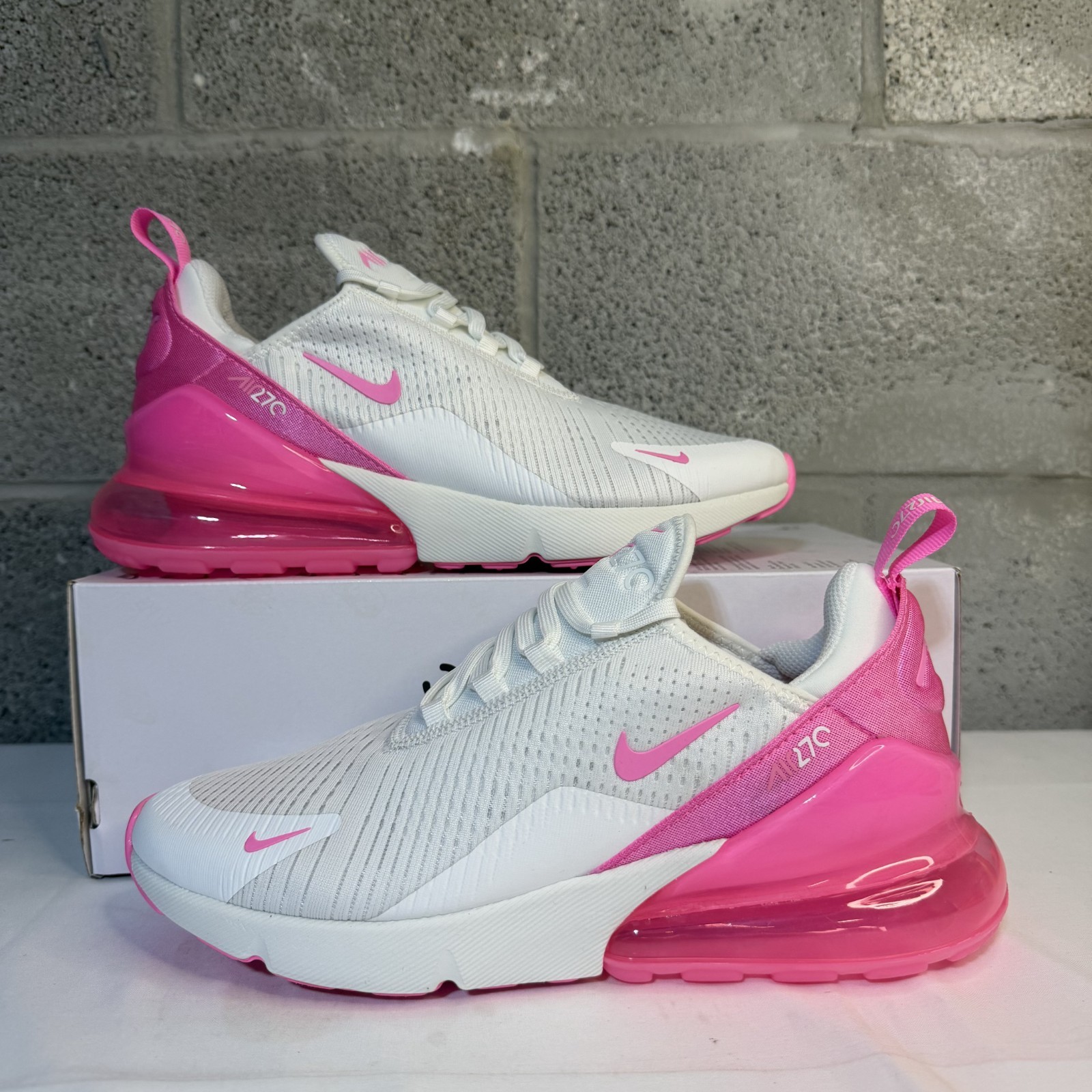 NIKE AIR MAX 270 Color White/ Pink Women’s SIZE 7.5 HJ3222-104