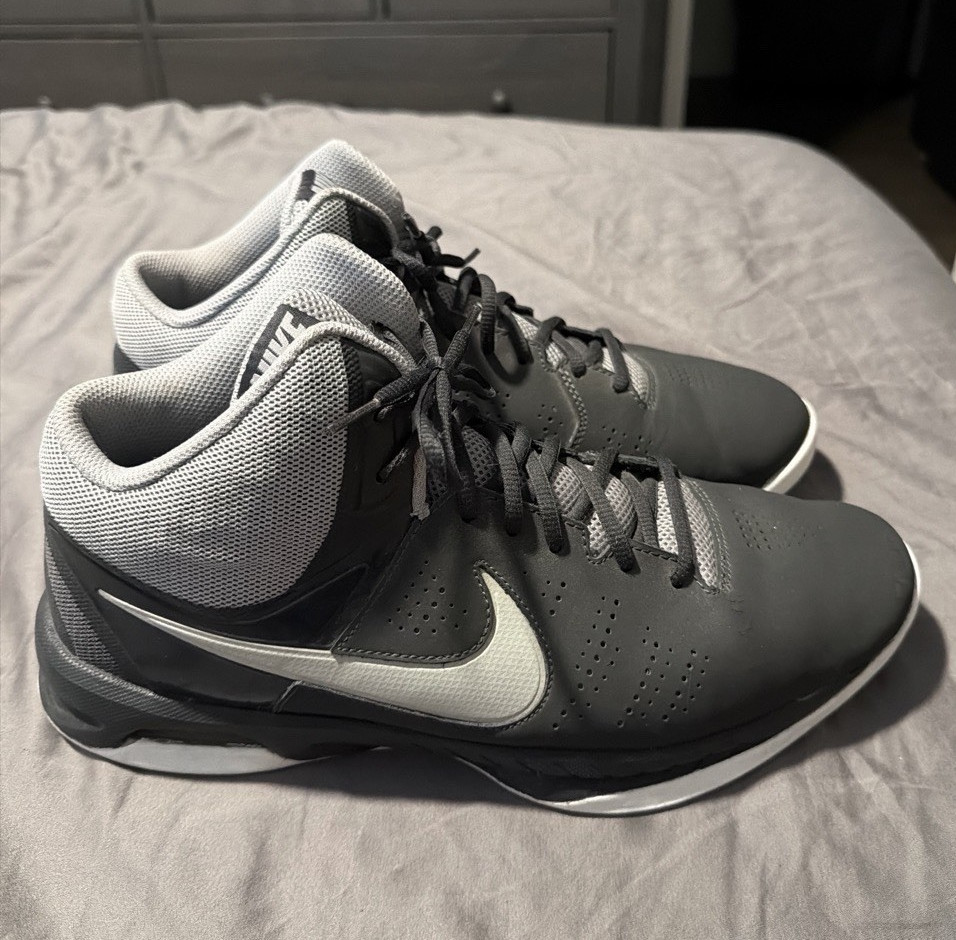 Nike Air Visi Pro 6 Gray/Black Men’s Mid Top Sneaker 749168-002