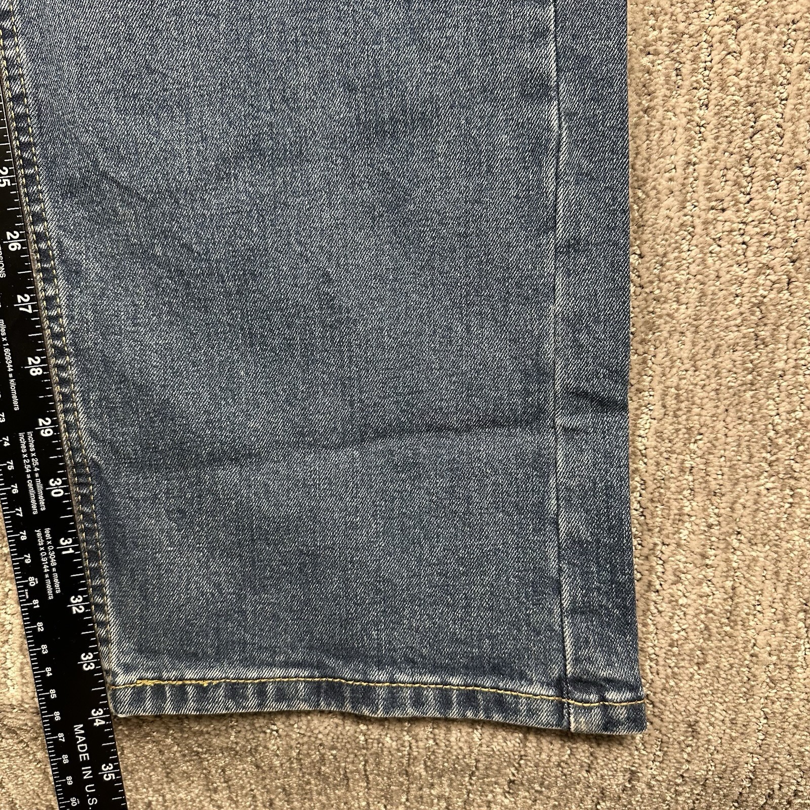 NWT LEVI’S 505 Regular Size 40 x 34 Medium Wash Room At Thigh Men Jeans MSRP $69