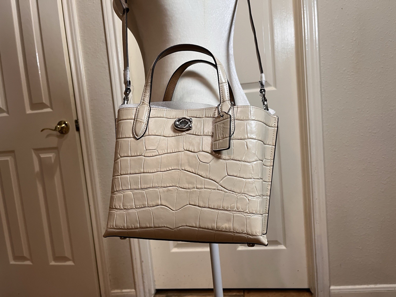 Coach Willow Tote 24 – Chalk, Embossed, Croc, Leather, NWT