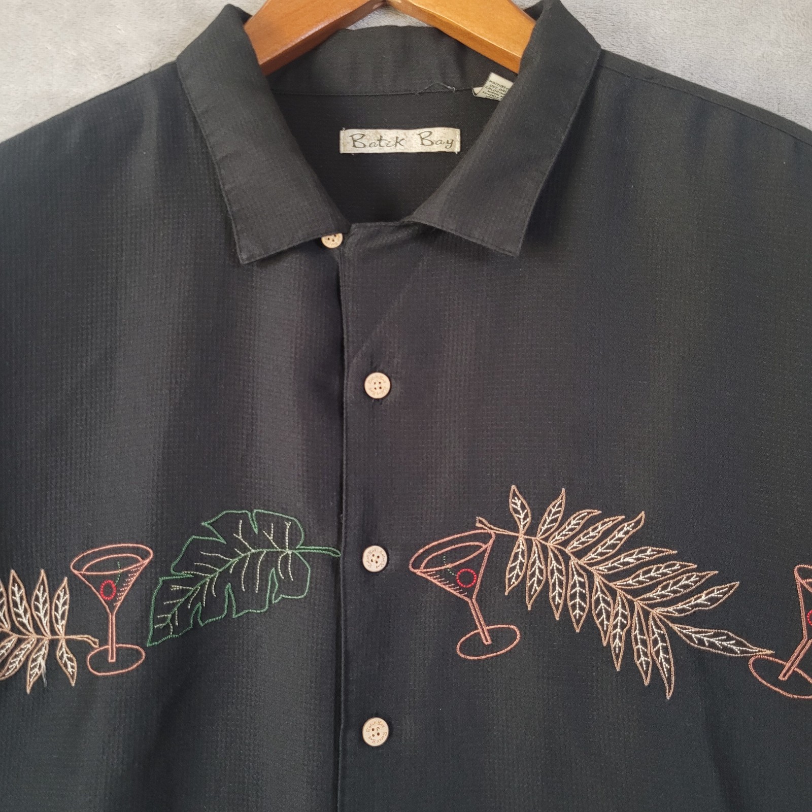 Batik Bay Men’s XL Black Embroidered Martini Tropical Camp Shirt Rayon Blend