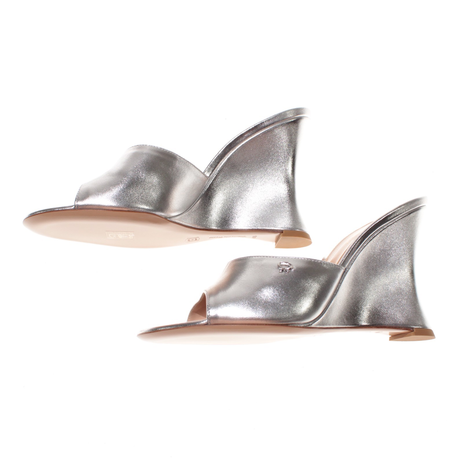Gianvito Rossi NWB Wedge Sandals Size 40.5 (US 10.5) in Silver Leather & Silk
