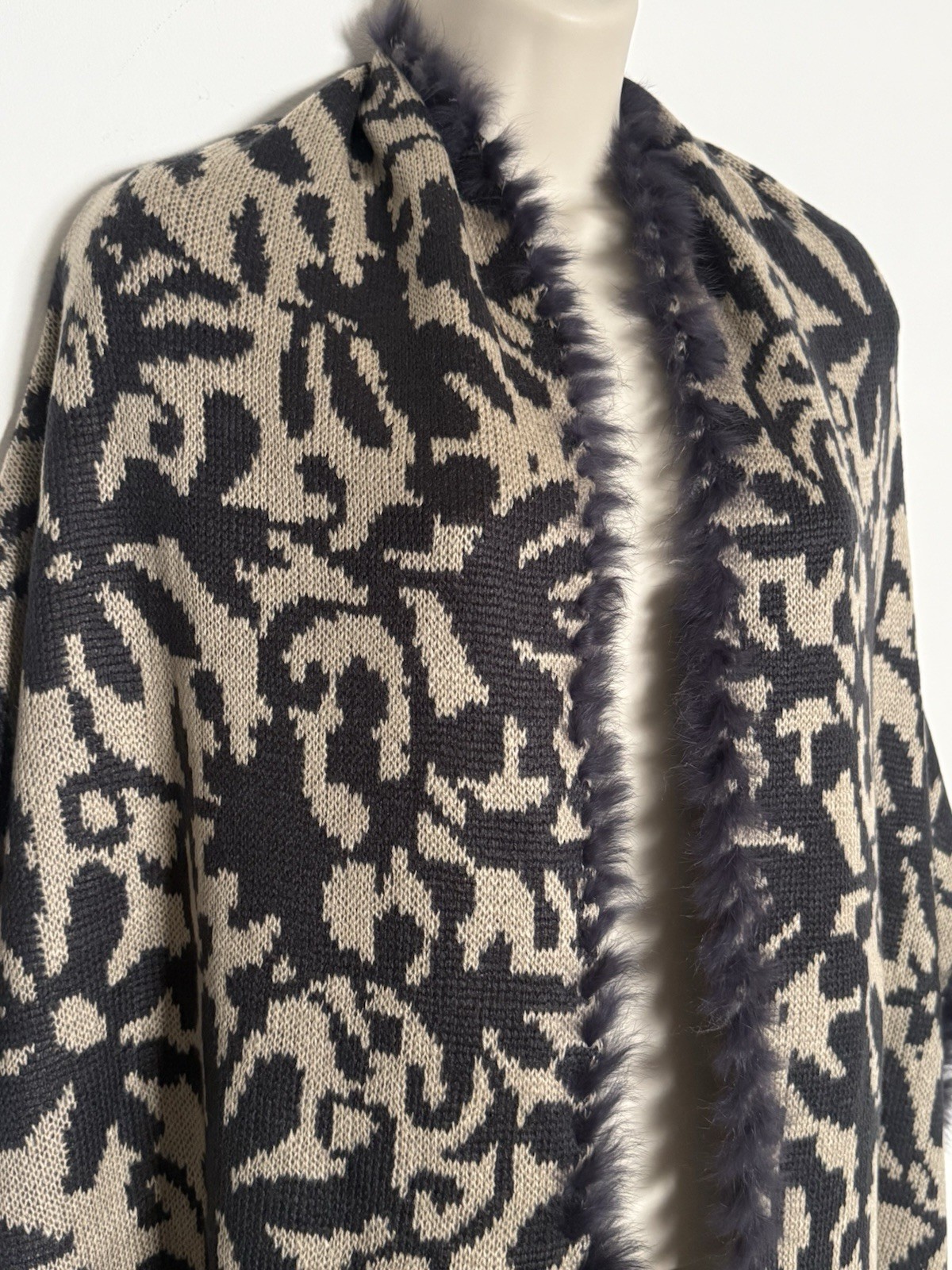 Pretty Persuasions NWT Tan/Black Fur Trimmed Wrap, 78 “ x 18” ~ 100% Acrylic