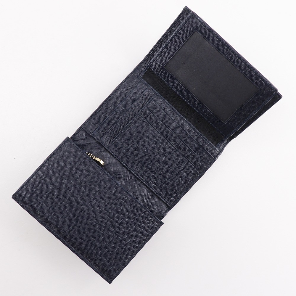 Salvatore Ferragamo Leather Trifold Wallet – DUTY FREE