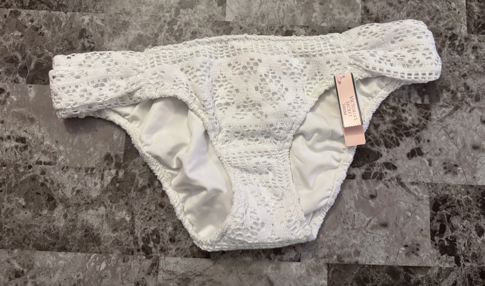 NWT VICTORIA’S SECRET WHITE OVERLAY CROCHET RUCHED KNOCKOUT BIKINI BOTTOM SWIM
