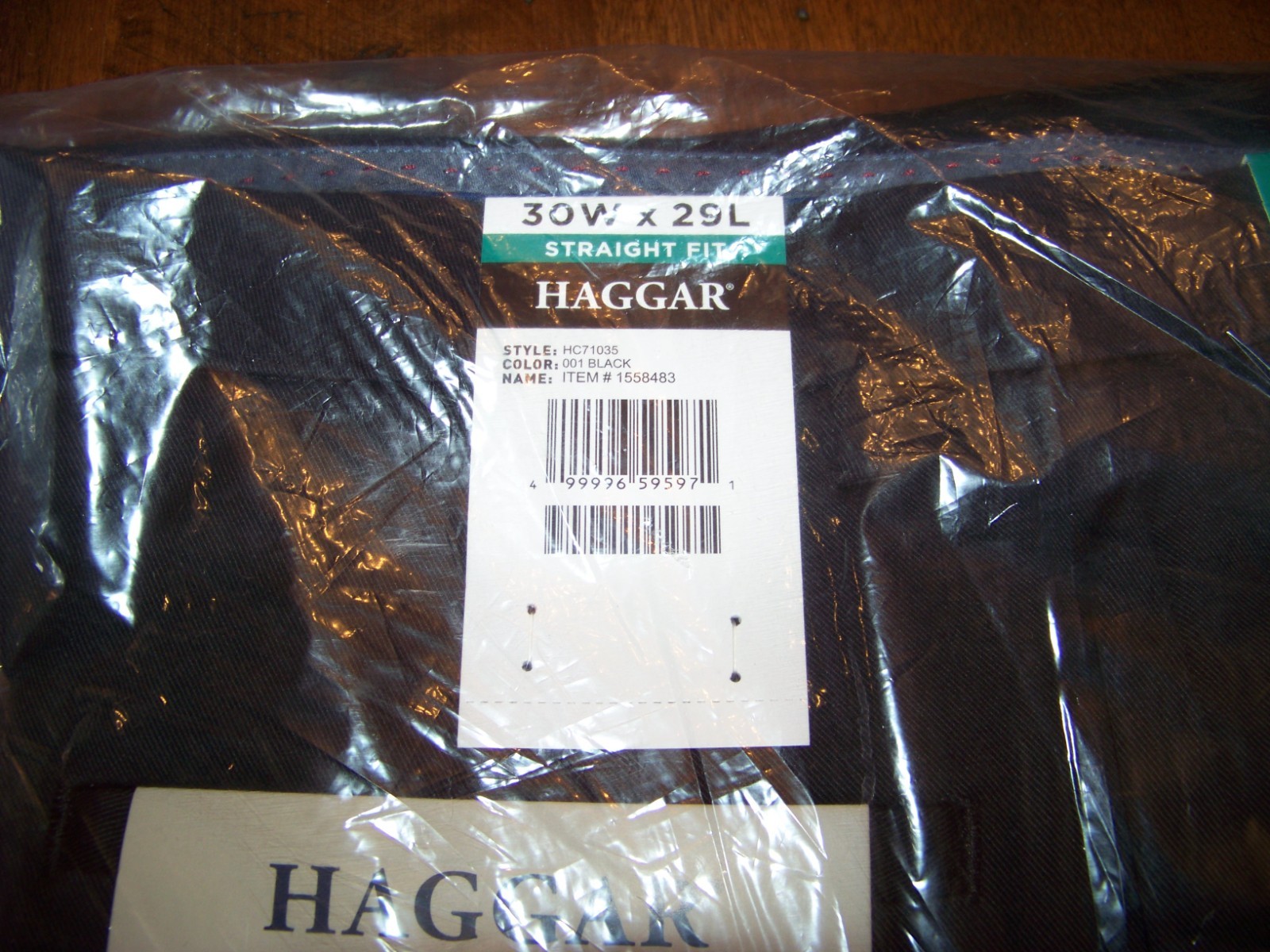 NEW IN PACKAGE HAGGAR MEN’S PREMIUM COMFORT KHAKI 30W X 29L STRAIGHT FIT BLACK