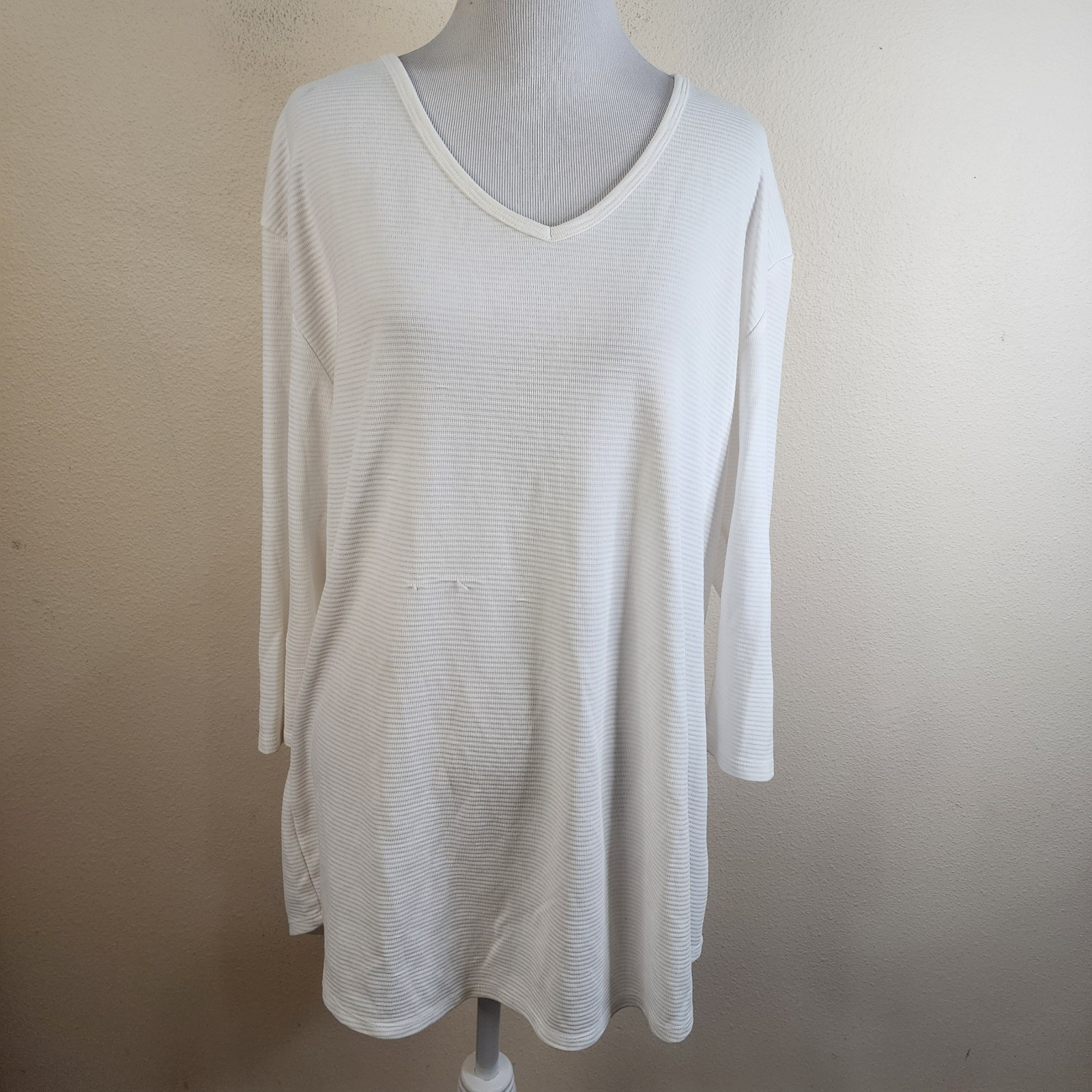 Seg’ments Top Womens Sz XXL 2XL White Ribbed Pullover Vneck Stretch Shirt Modal