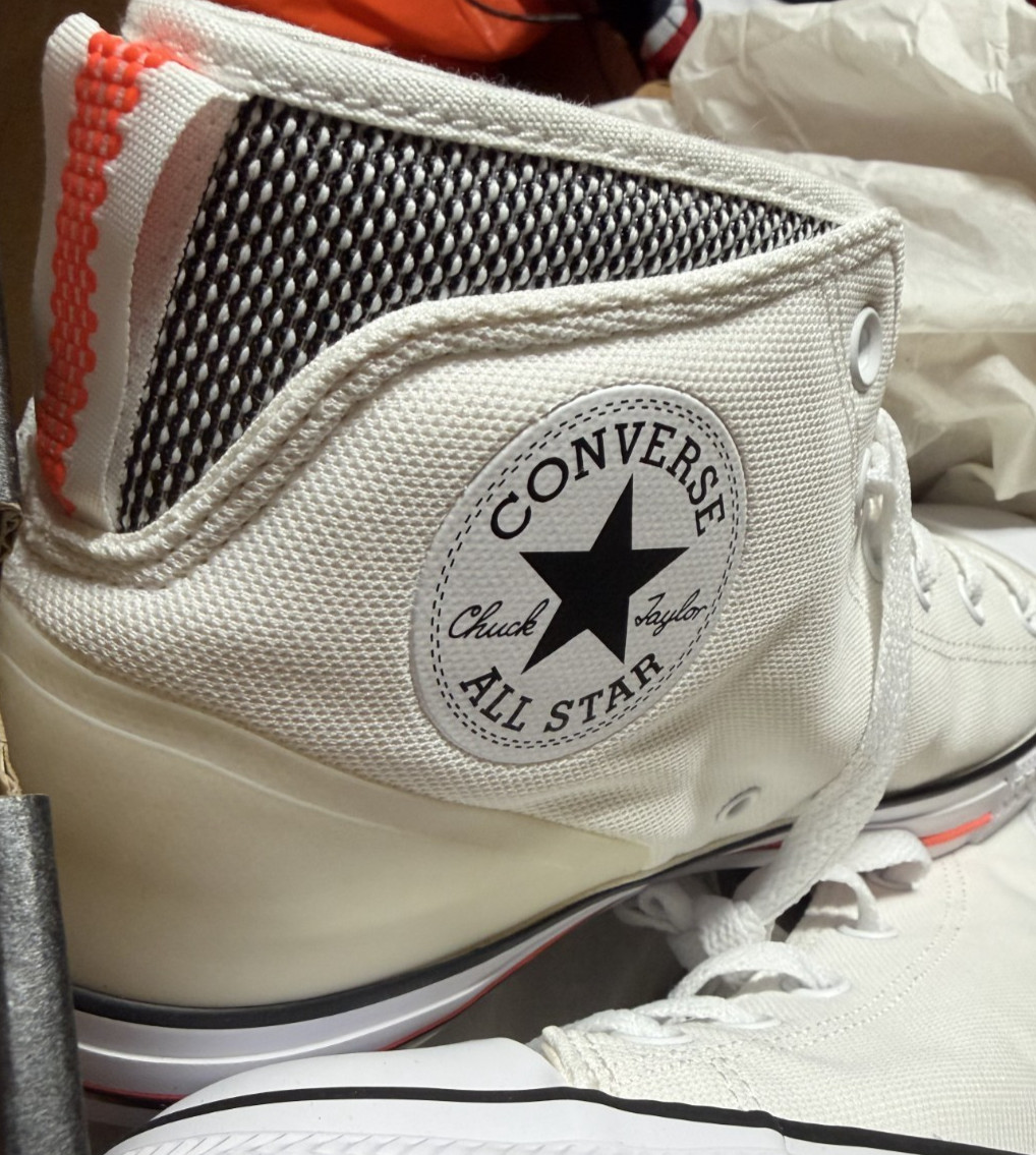 BRAND NEW Converse Men’s 10.5 Chuck Taylor All Star Syde Street White/Orange