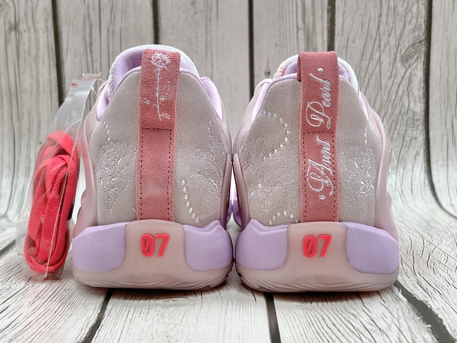 Nike KD 15 NRG Aunt Pearl Size 13 DQ3851‑600