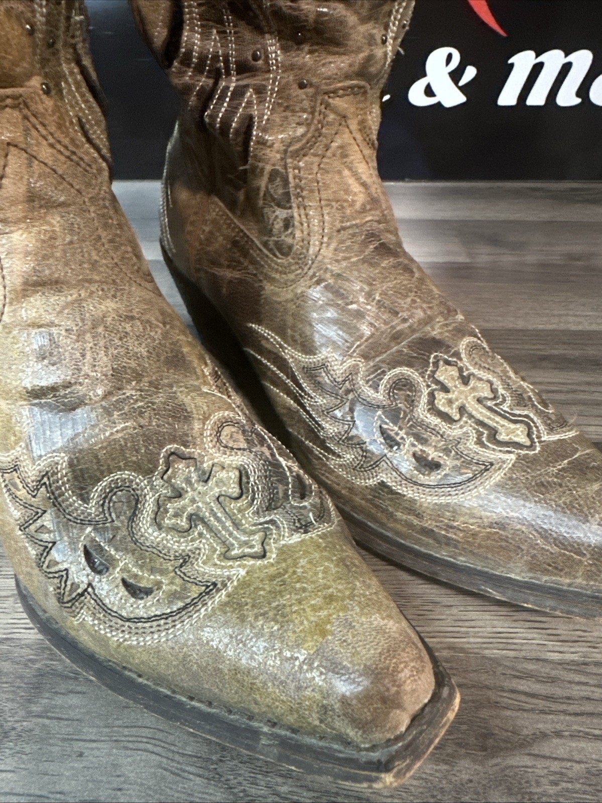 Woman’s Loredo Crosswing Snip Toe Cow Girl Boots Size 9M