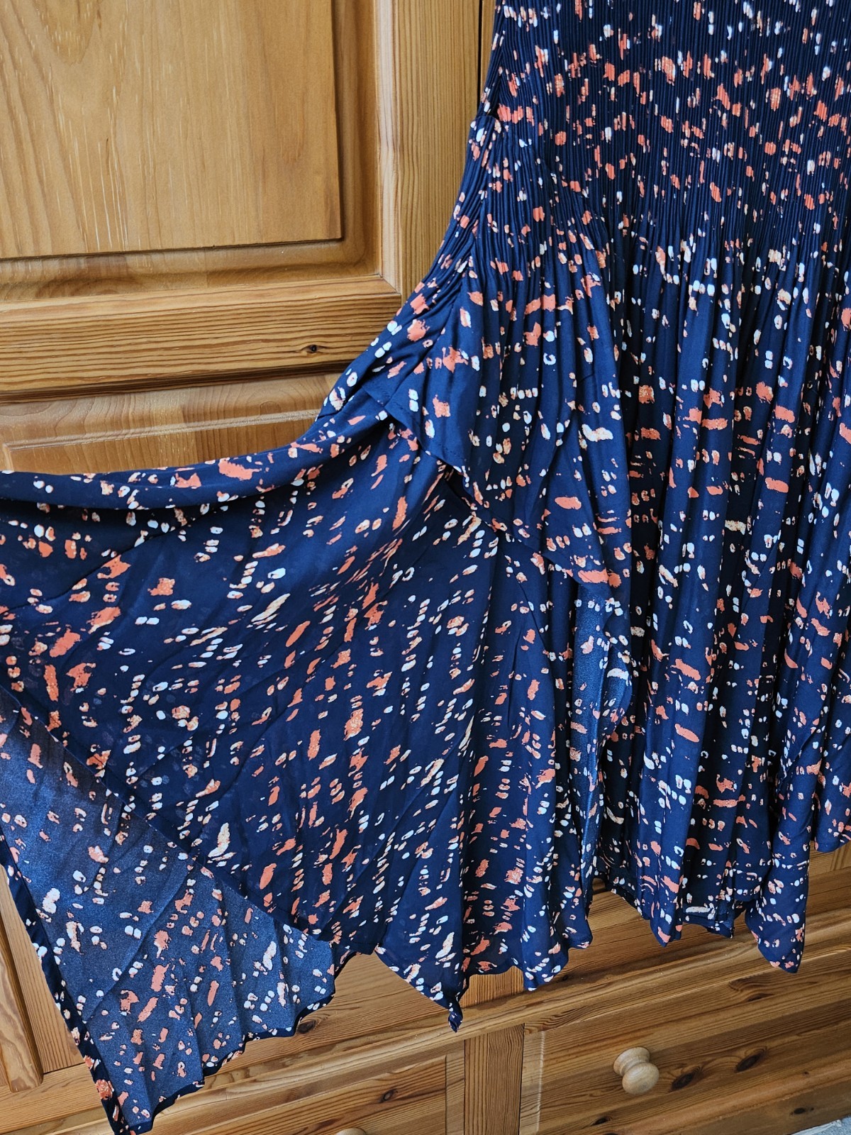 KLASS – Navy Print Elasticated Stretch Dress Handkerchief Hem – Size XL