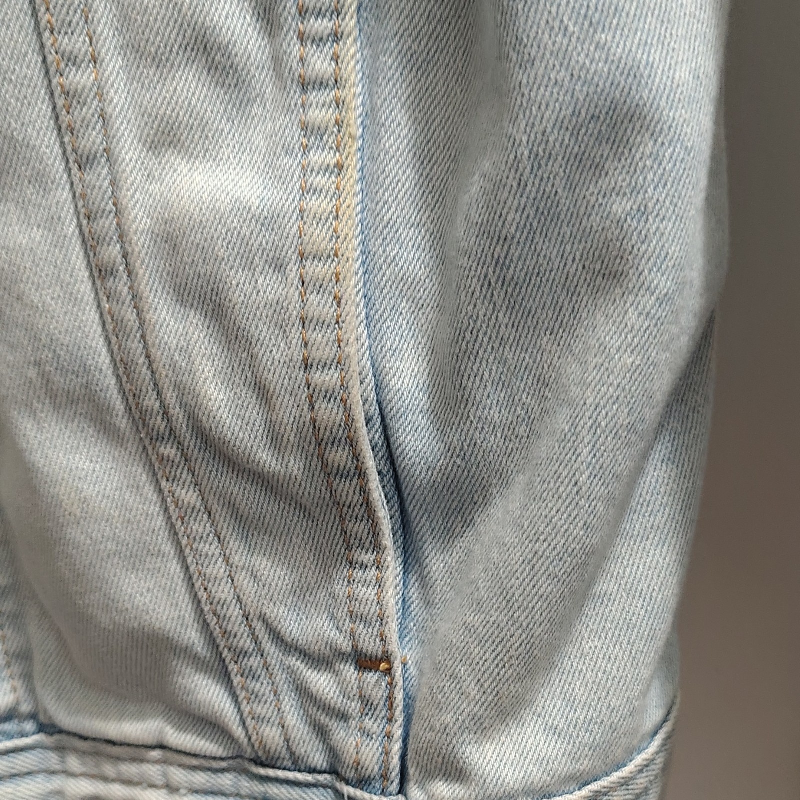 American Eagle Outfitters Men’s Light Wash Denim Jacket Button Front