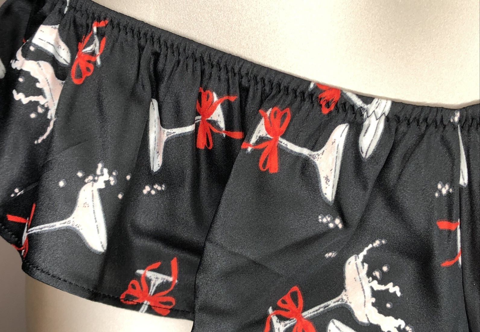 Victoria’s Secret Very Sexy NWT Flutter Cheeky Panty Medium Black Cocktails Bows