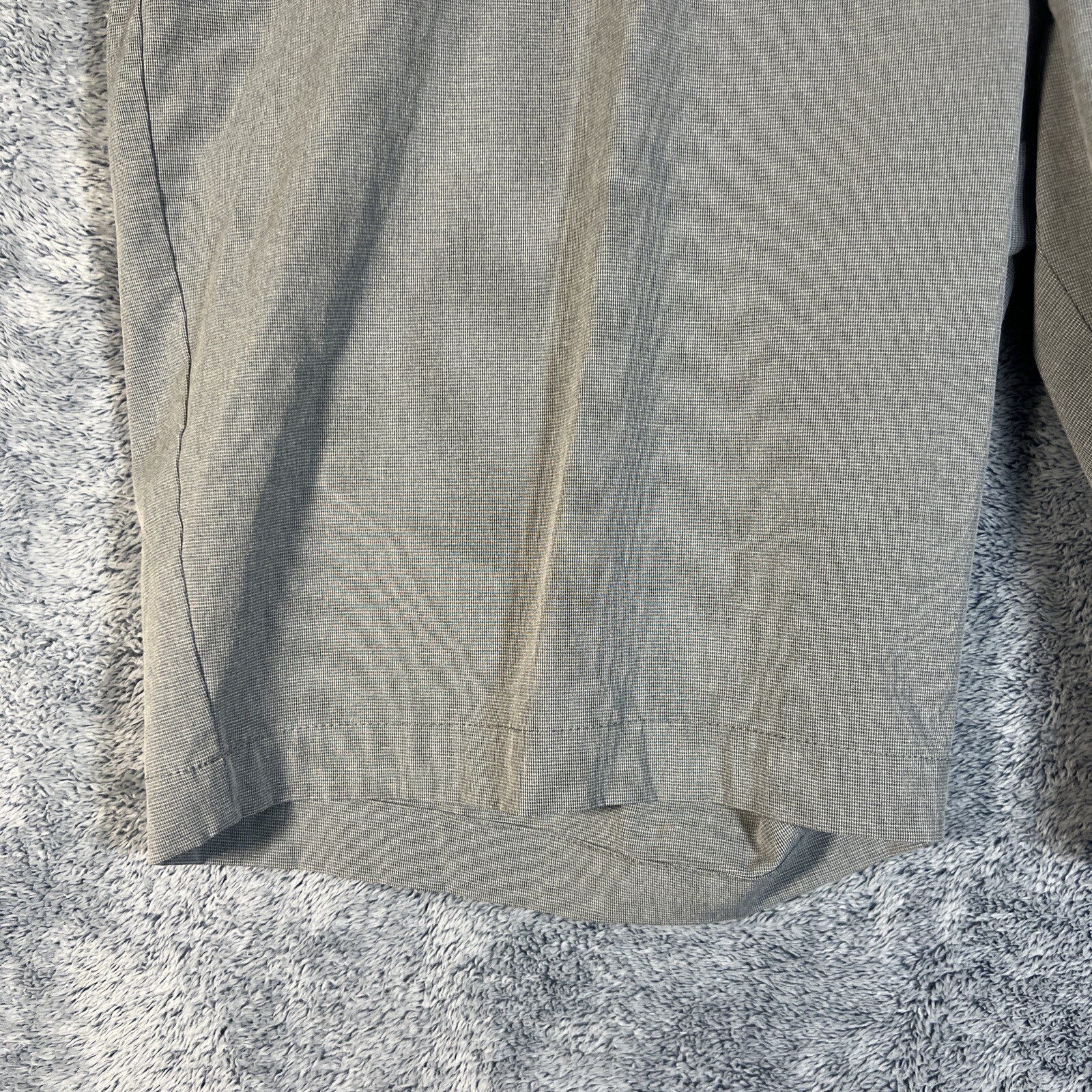 Travis Mathew Men’s Gray Golf Walking Bermuda Stretch Shorts Size 42 Pockets
