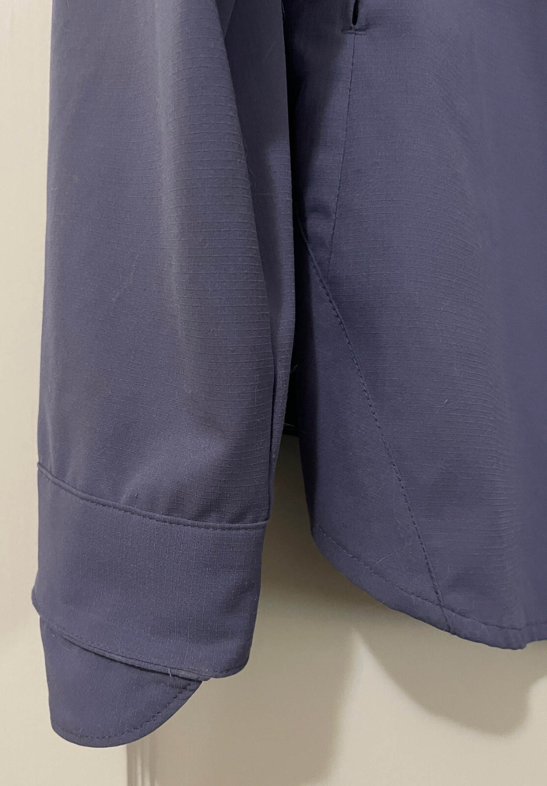 REI SAHARA SUN SHIRT, SMALL, PURPLE, LONG-SLEEVED, MANY HIDDEN ZIPPERS/FEATURES