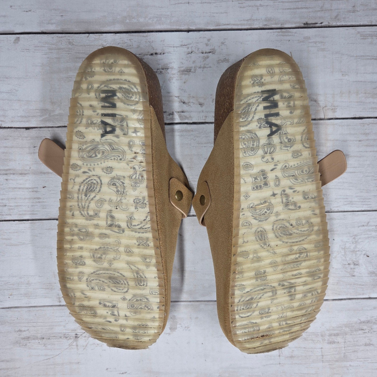 MIA Qwest Platform Clog Mule Womens 7.5M Tan Faux Suede Cork Wedge Buckle Strap